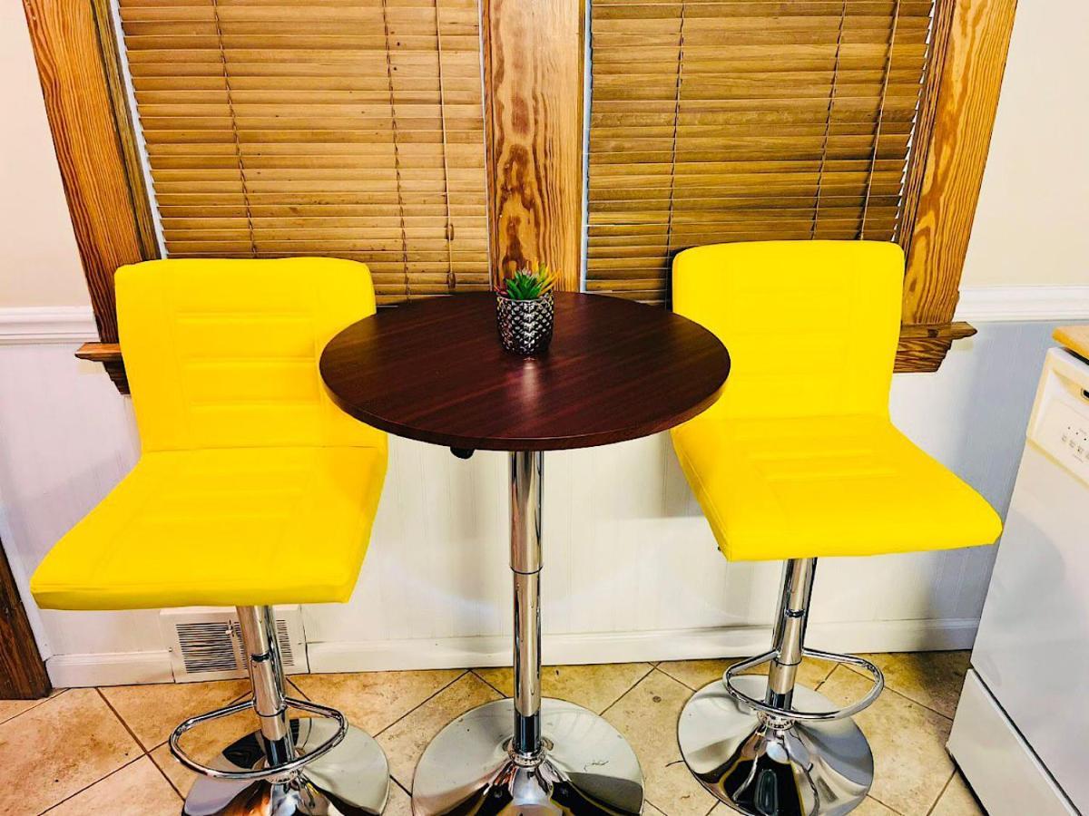 The Amber Retreat - Brooklyn Centre Comfort - Charming Space For Families, Couples & Business Travelers Near Downtown - With 300Mb Wifi, Parking & Self Check-In Кливланд Екстериор снимка