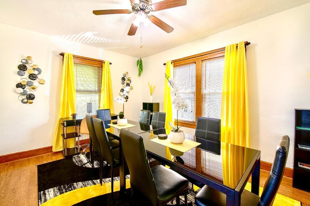 The Amber Retreat - Brooklyn Centre Comfort - Charming Space For Families, Couples & Business Travelers Near Downtown - With 300Mb Wifi, Parking & Self Check-In Кливланд Екстериор снимка