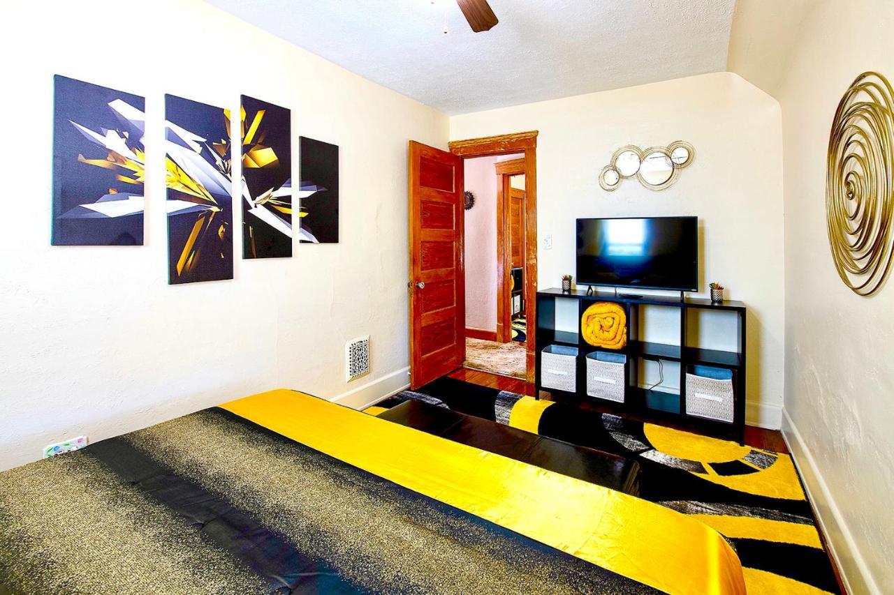 The Amber Retreat - Brooklyn Centre Comfort - Charming Space For Families, Couples & Business Travelers Near Downtown - With 300Mb Wifi, Parking & Self Check-In Кливланд Екстериор снимка