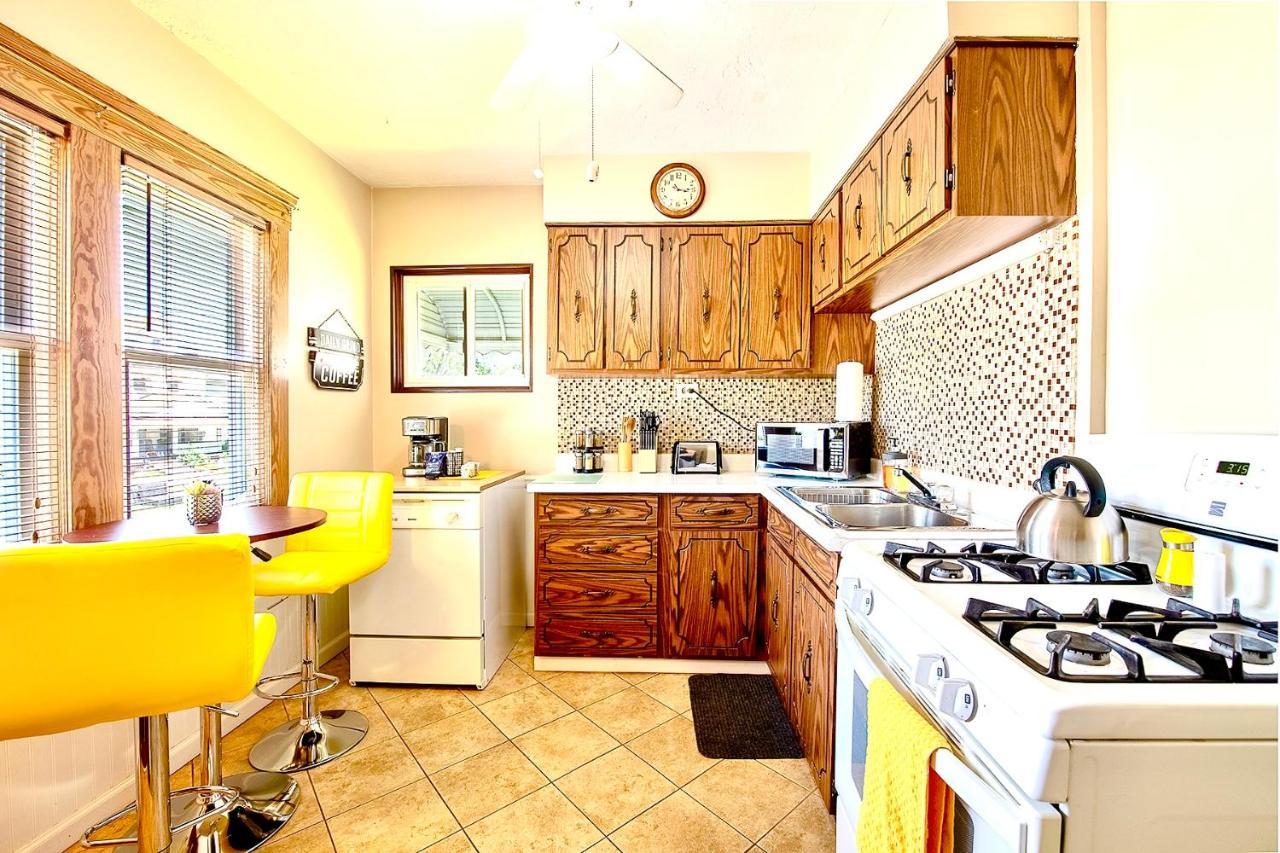 The Amber Retreat - Brooklyn Centre Comfort - Charming Space For Families, Couples & Business Travelers Near Downtown - With 300Mb Wifi, Parking & Self Check-In Кливланд Екстериор снимка