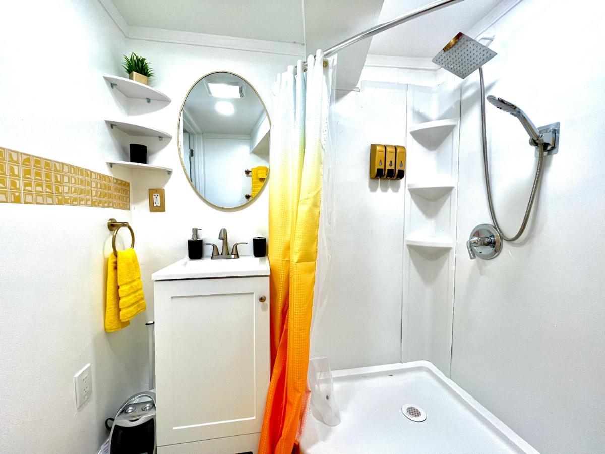 The Amber Retreat - Brooklyn Centre Comfort - Charming Space For Families, Couples & Business Travelers Near Downtown - With 300Mb Wifi, Parking & Self Check-In Кливланд Екстериор снимка