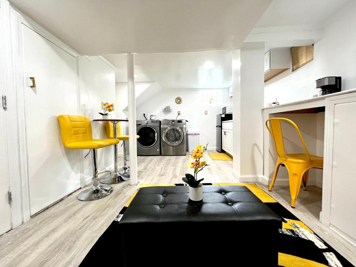 The Amber Retreat - Brooklyn Centre Comfort - Charming Space For Families, Couples & Business Travelers Near Downtown - With 300Mb Wifi, Parking & Self Check-In Кливланд Екстериор снимка